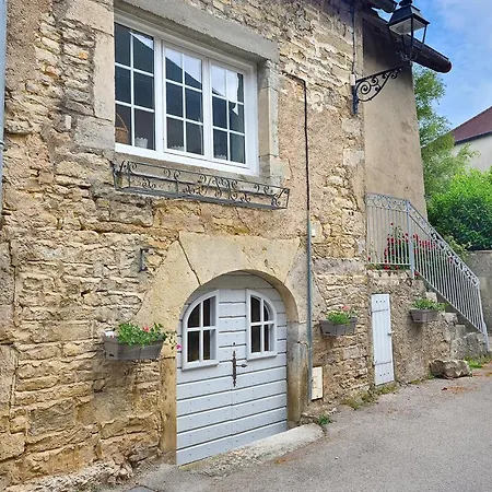 Le Petit Cocon De Chateau Chalon Exterior photo